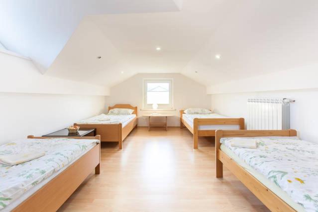 اتاق استاندارد چهار تخته, Bed And Breakfast špelca