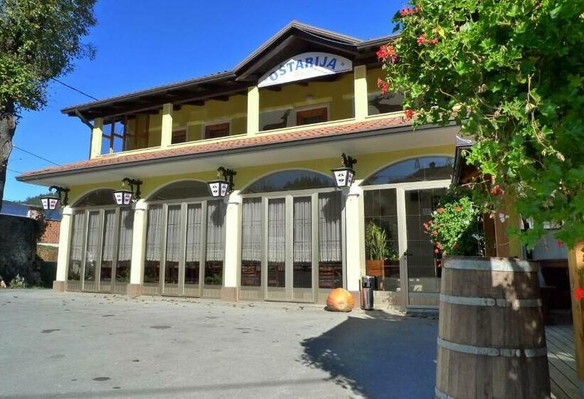 اتاق استاندارد چهار تخته, Bed And Breakfast špelca