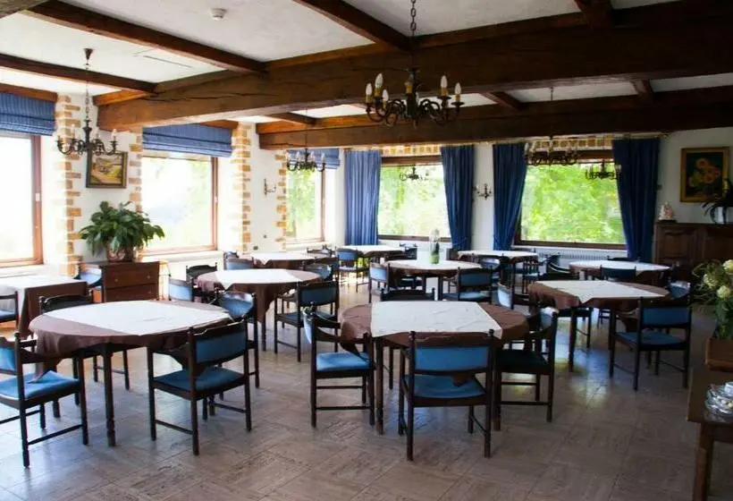 اتاق استاندارد با چشم‌انداز باغ, Hôtel Grand Champ