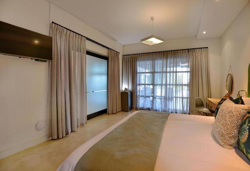 标准间, Ladybird Lodge