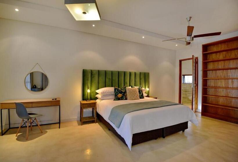 标准间, Ladybird Lodge