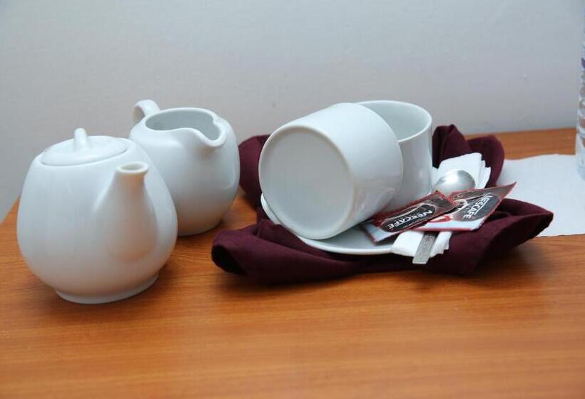 غرفة قياسية فردية, Nelly Star