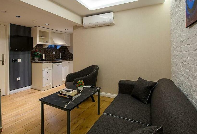 سوییت لوکس, Moss Suites