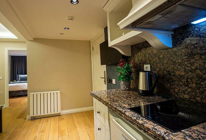 سوییت لوکس, Moss Suites