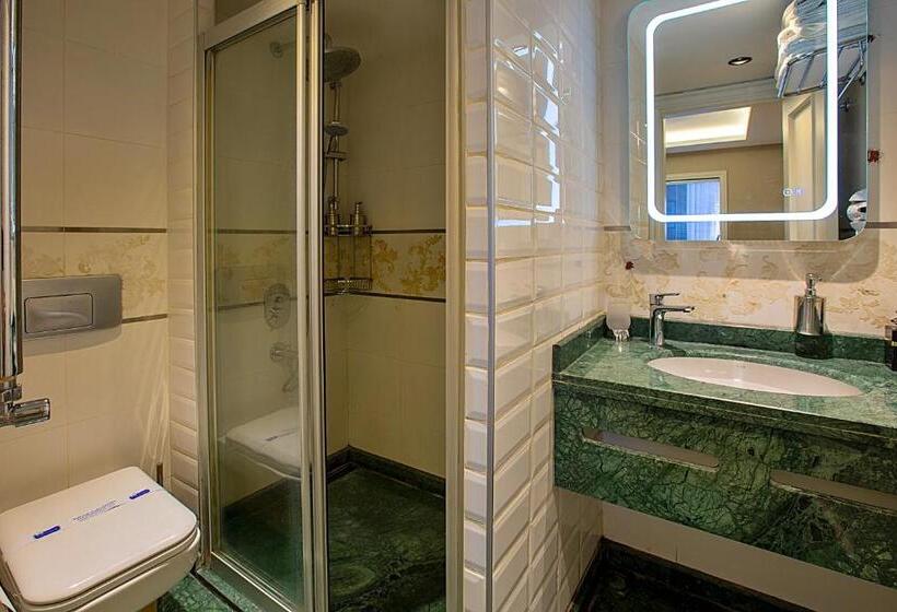 سوییت سوپریور, Moss Suites