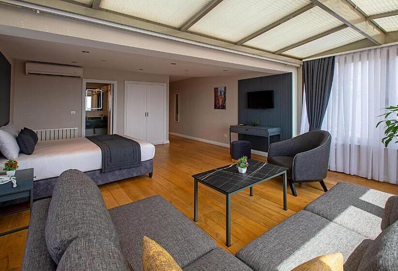 سوییت لوکس, Moss Suites