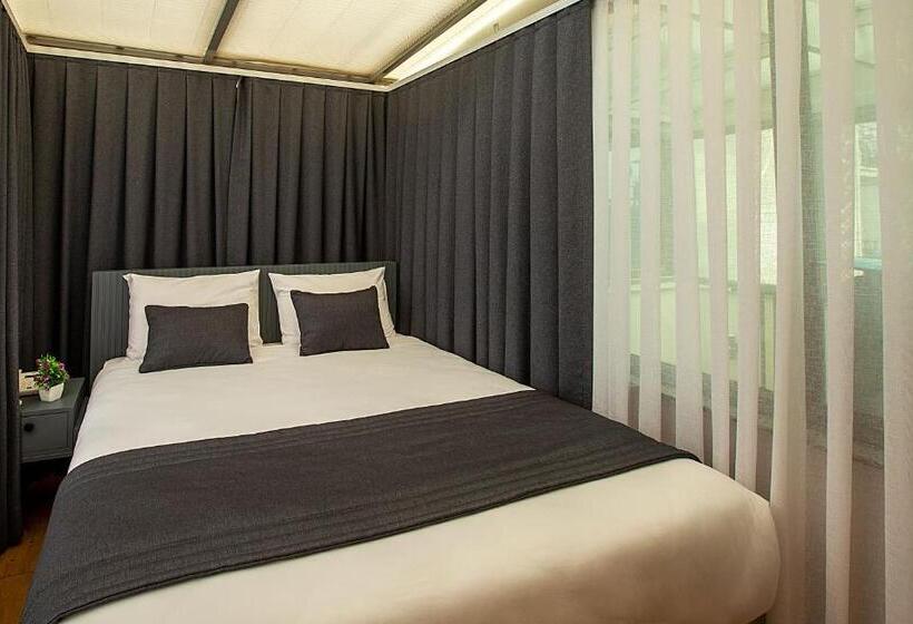 سوییت جونیور لوکس, Moss Suites