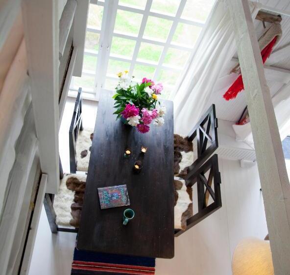 بانگلوی استاندارد, Adami Country Guesthouse