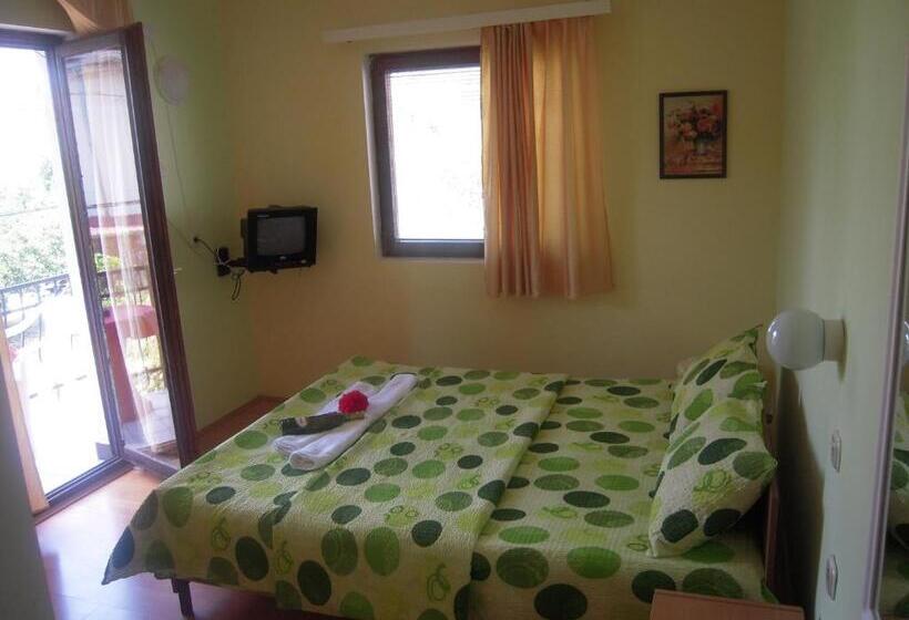 اتاق استاندارد با بالکن, Lile Pestani Accommodation