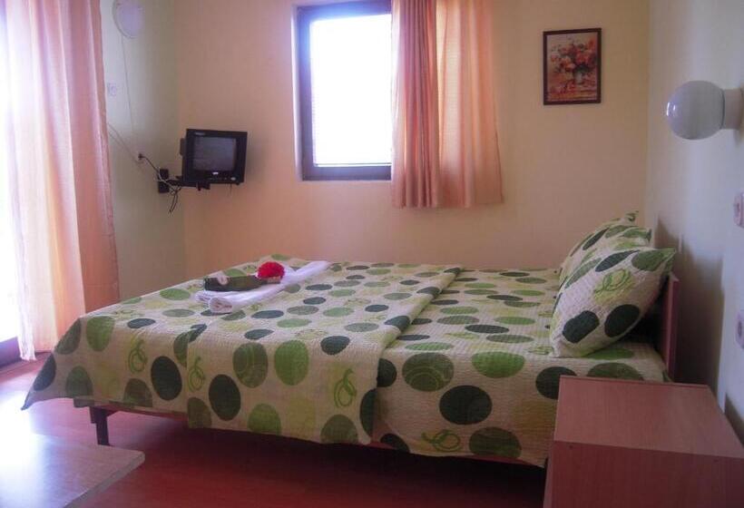 اتاق استاندارد با بالکن, Lile Pestani Accommodation