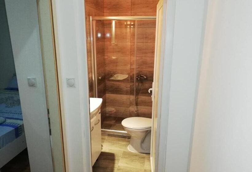 بنگله خانوادگی, Lile Pestani Accommodation