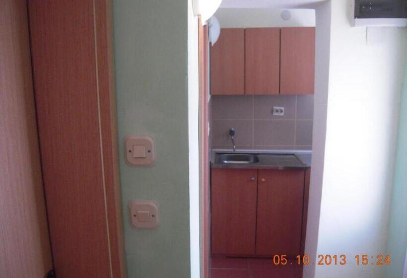 بنگله خانوادگی, Lile Pestani Accommodation