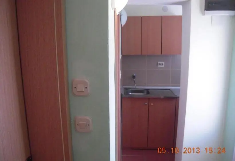 بنگله خانوادگی, Lile Pestani Accommodation