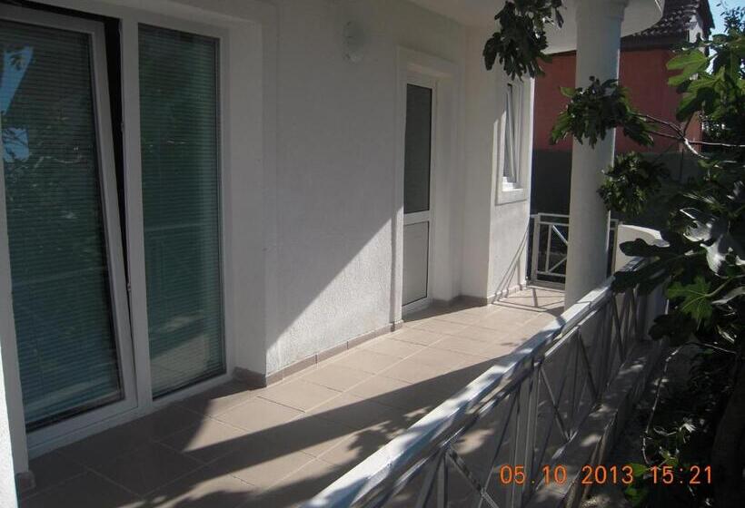 بنگله خانوادگی, Lile Pestani Accommodation