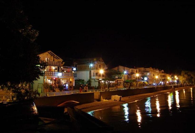 سوئیت با بالکن, Lile Pestani Accommodation