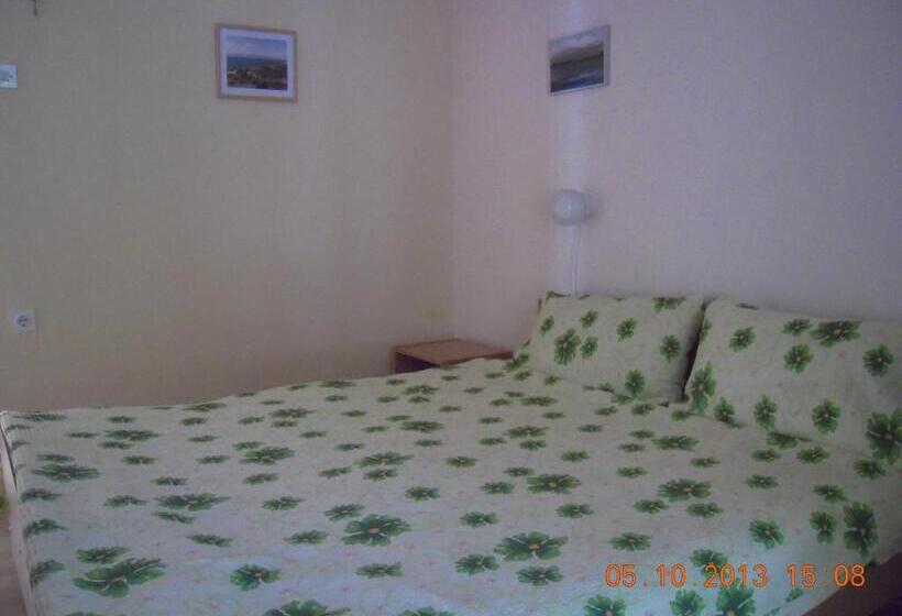 سوئیت با بالکن, Lile Pestani Accommodation