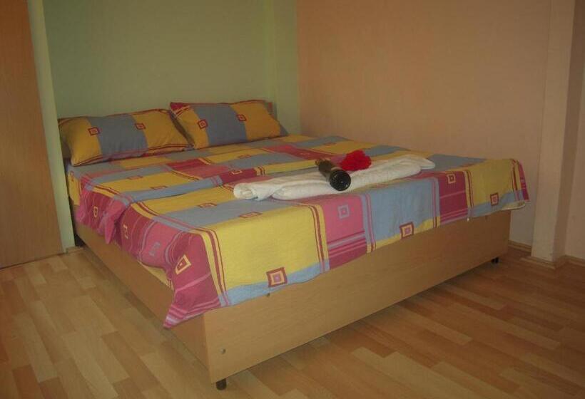 اتاق استاندارد با بالکن, Lile Pestani Accommodation