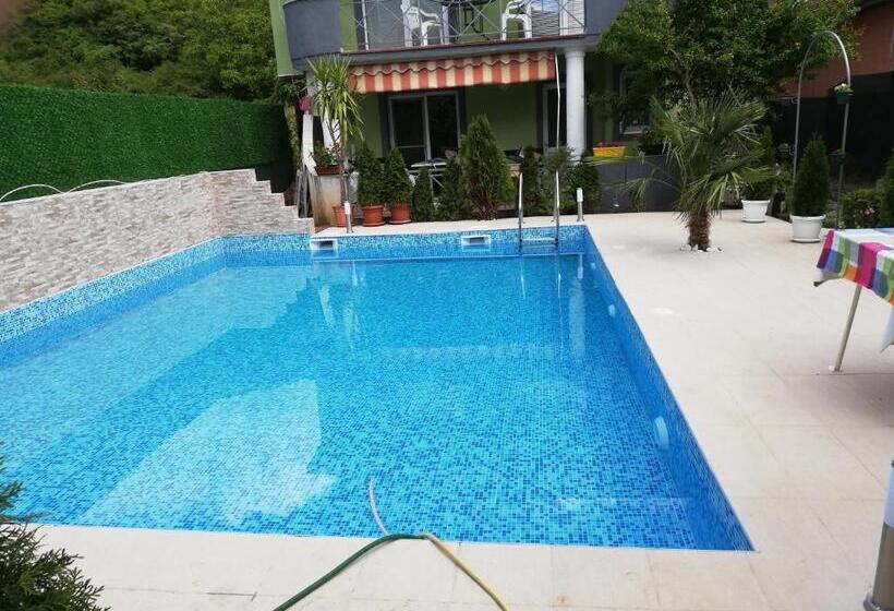 اتاق استاندارد با بالکن, Lile Pestani Accommodation