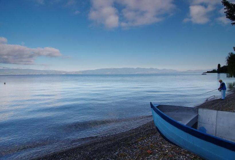 سوئیت با بالکن, Lile Pestani Accommodation