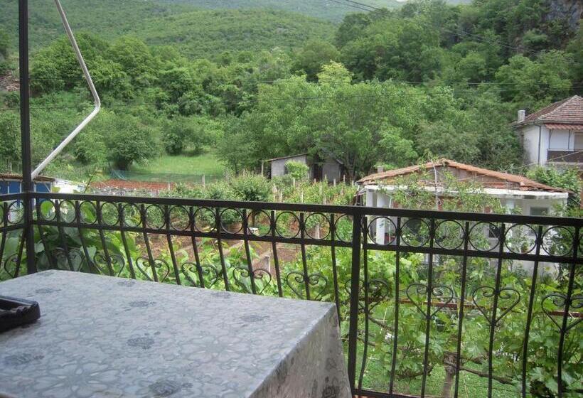 سوئیت جونیور با چشم‌انداز باغ, Lile Pestani Accommodation