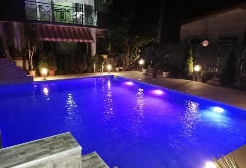 ویلای استاندارد با چشم‌انداز باغ, Lile Pestani Accommodation