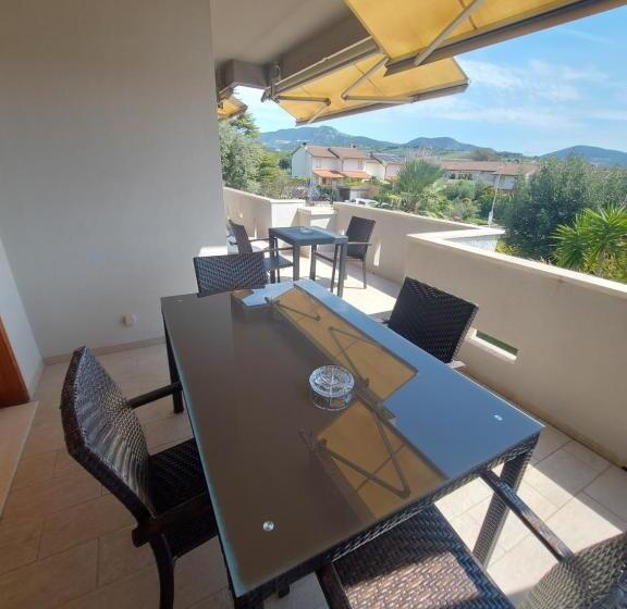 Standard room with outdoor bath, Villa Happy Days