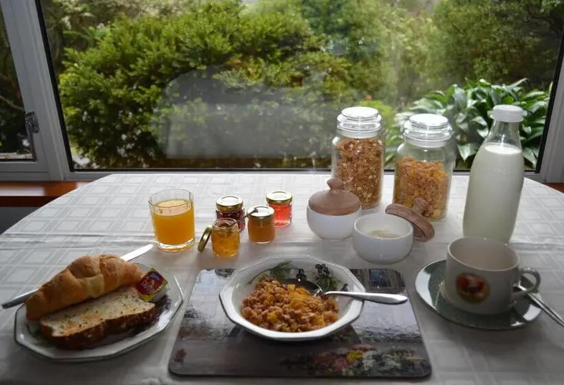 اتاق استاندارد, Treetops B&b