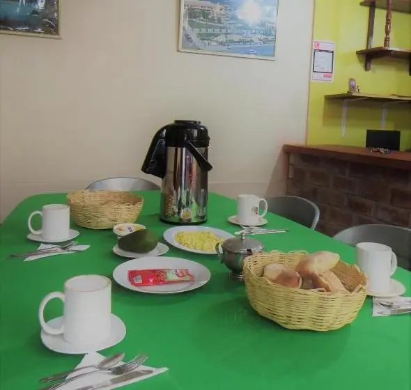 اتاق خانوادگی, Nery Lodging