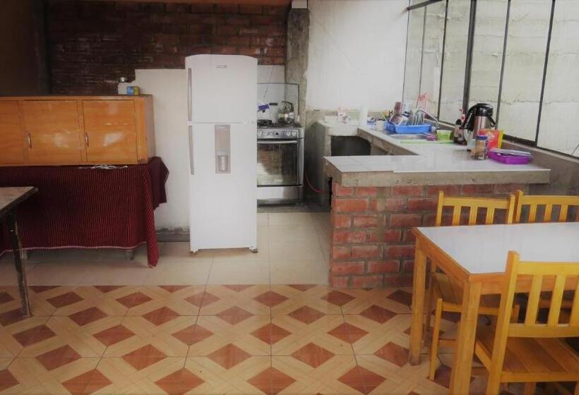 غرفة عائلية, Nery Lodging