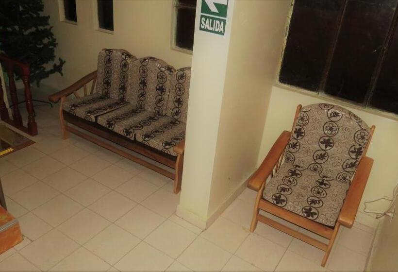 غرفة قياسية ثلاثية, Nery Lodging