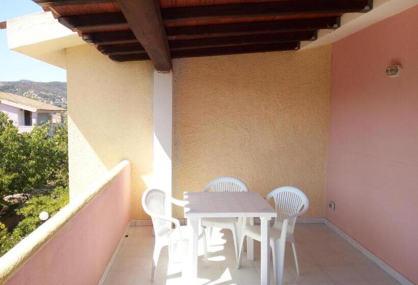 1 Szobás Apartman, Domenique