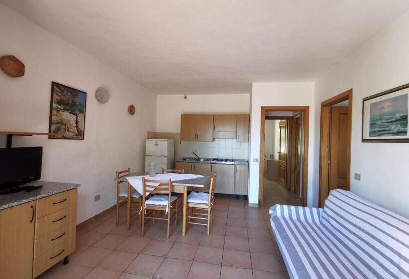 2 Szobás Apartman, Domenique