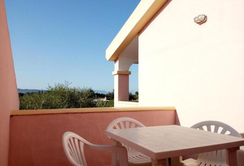 Családi Apartman, Domenique