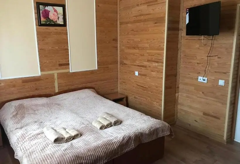 スーペリアの４人部屋, ‘‘forest House ’‘ будинок для відпочинку
