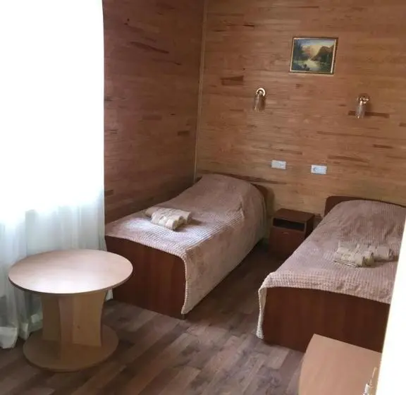 スーペリアの４人部屋, ‘‘forest House ’‘ будинок для відпочинку