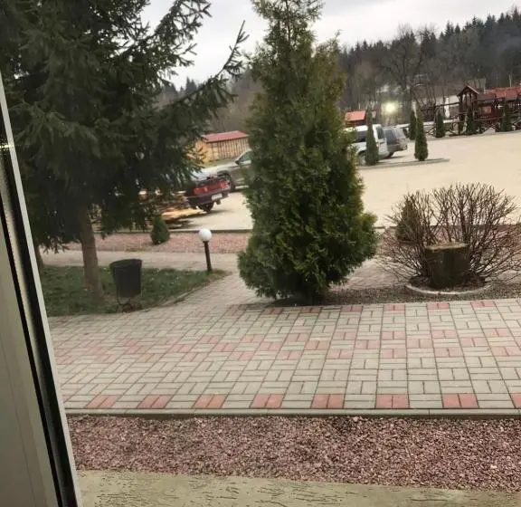 スーペリアの４人部屋, ‘‘forest House ’‘ будинок для відпочинку