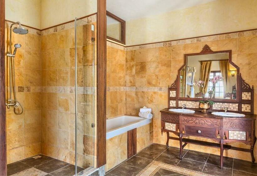 اتاق لوکس با چشمانداز دریا, The Maji Beach Boutique