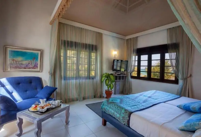 اتاق لوکس با چشم‌انداز دریا, The Maji Beach Boutique Hotel  Adults Only