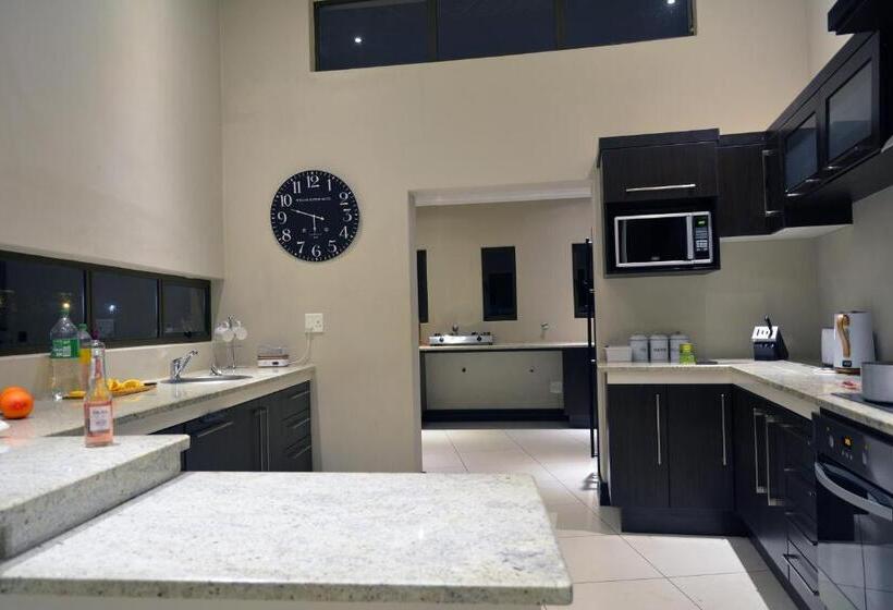 ‫فيلا غرفة نوم واحدة, Legend Simba Safari   Legend Golf Safari Resort