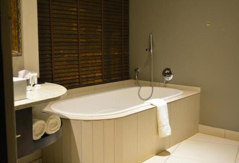 غرفة قياسية مزوَّدة بتراس, Legend Simba Safari   Legend Golf Safari Resort