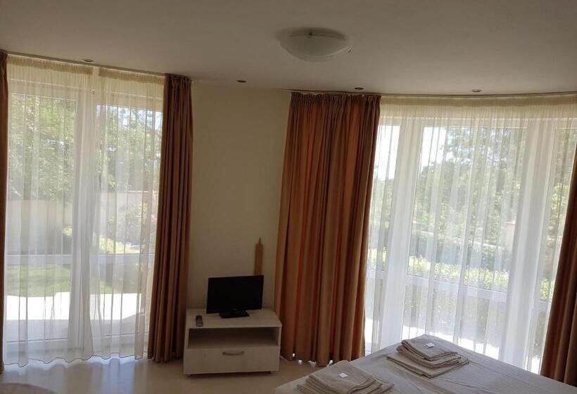 ２ベッドルームアパートメント, Complex Pika