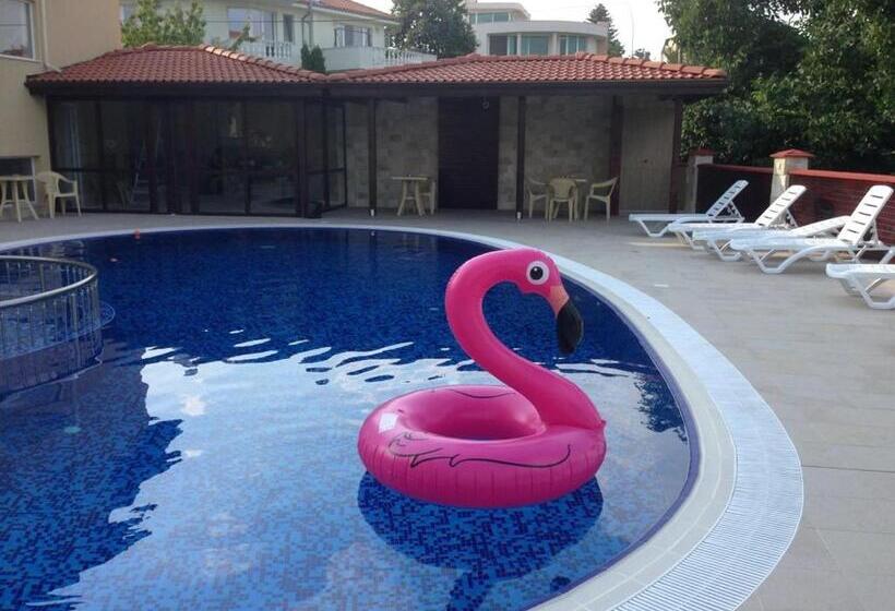 １ベッドルームアパートメント, Complex Pika