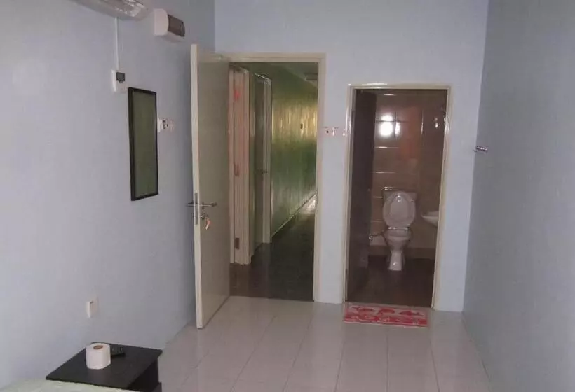 اتاق استاندارد سه نفره, Best Seven Motel