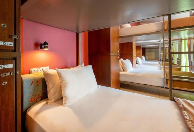 ルームシェアのワンベッド, Victoria Inn