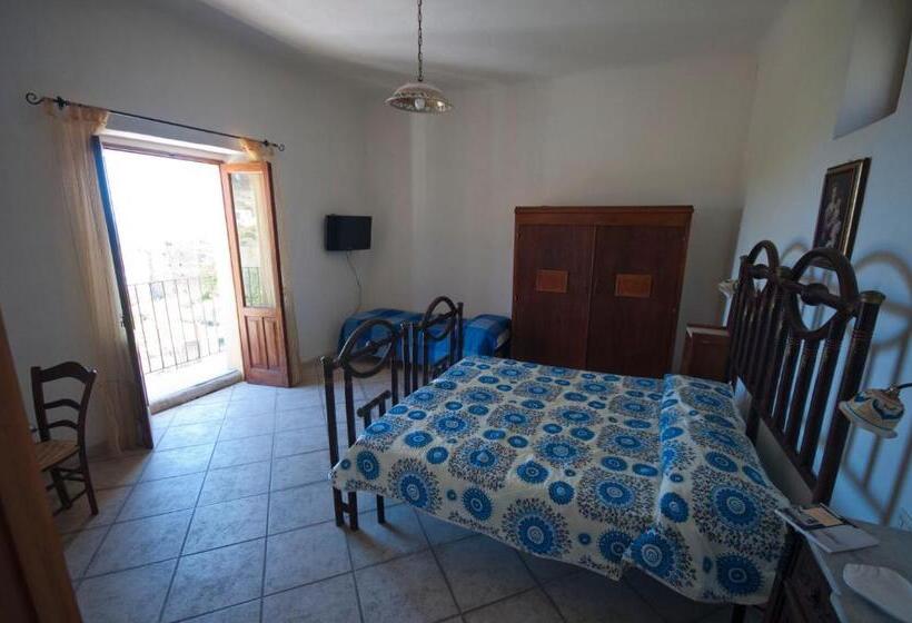 侧面海景俱乐部房间, Case Vacanza Cafarella