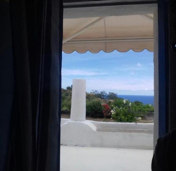 带露台的标准房间, Case Vacanza Cafarella