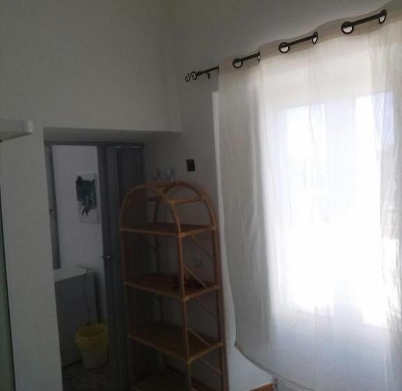 带露台的标准房间, Case Vacanza Cafarella