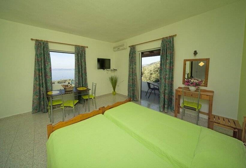 Студия Стандарт, Crystal Blue Hotel, Barbati