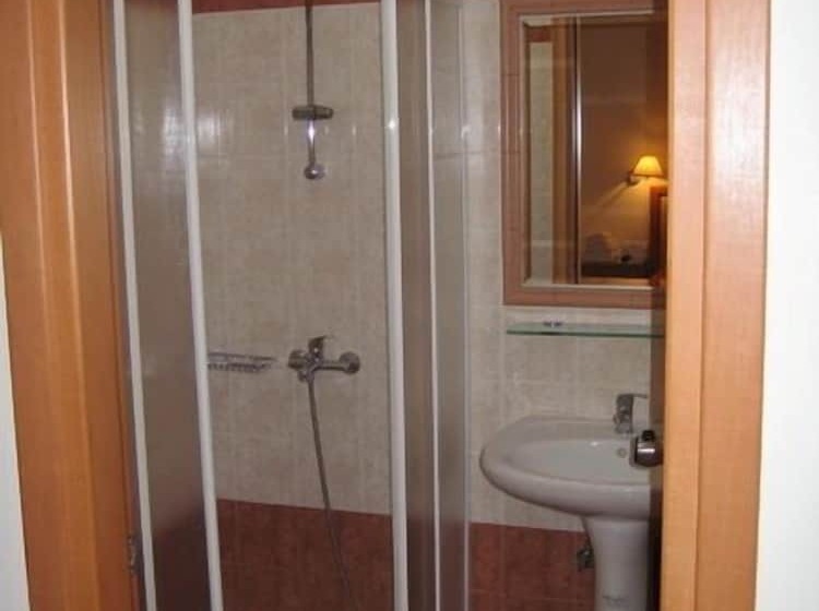 غرفة قياسية, Evagellina