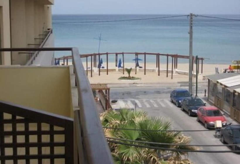 غرفة قياسية, Evagellina